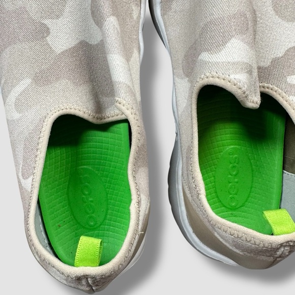 Oofos OOmg eeZee Low Women’s Size 10 Slip On Comfort Sneaker Tan Camouflage - Picture 9 of 10